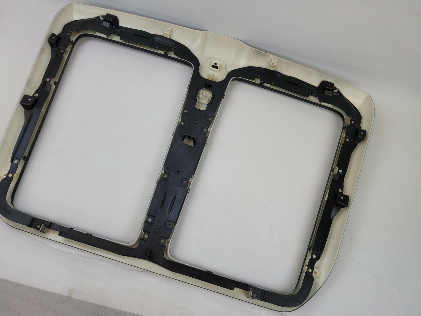 NEW Fits KENWORTH T680 GRILLE GRILL SURROUND FRAME PAINTED BLACK 2010-2018