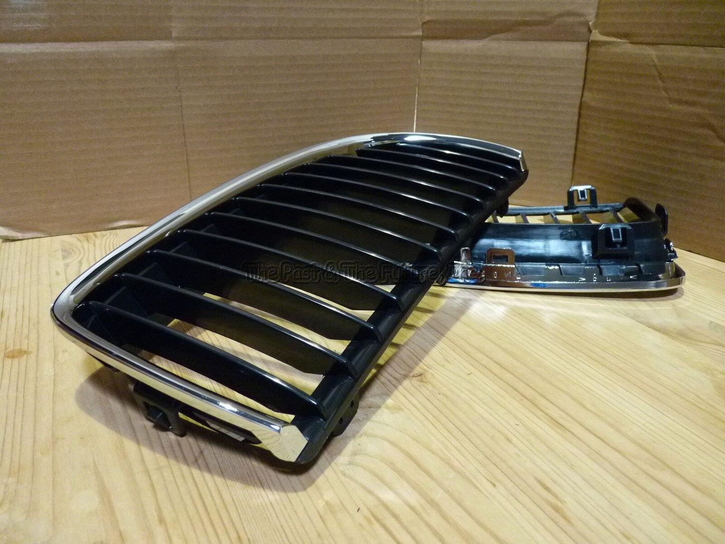 Fits BMW E90 E91 3-Series WAGON  Front Kidney Grille Grill CHR BK L&R 2PCS