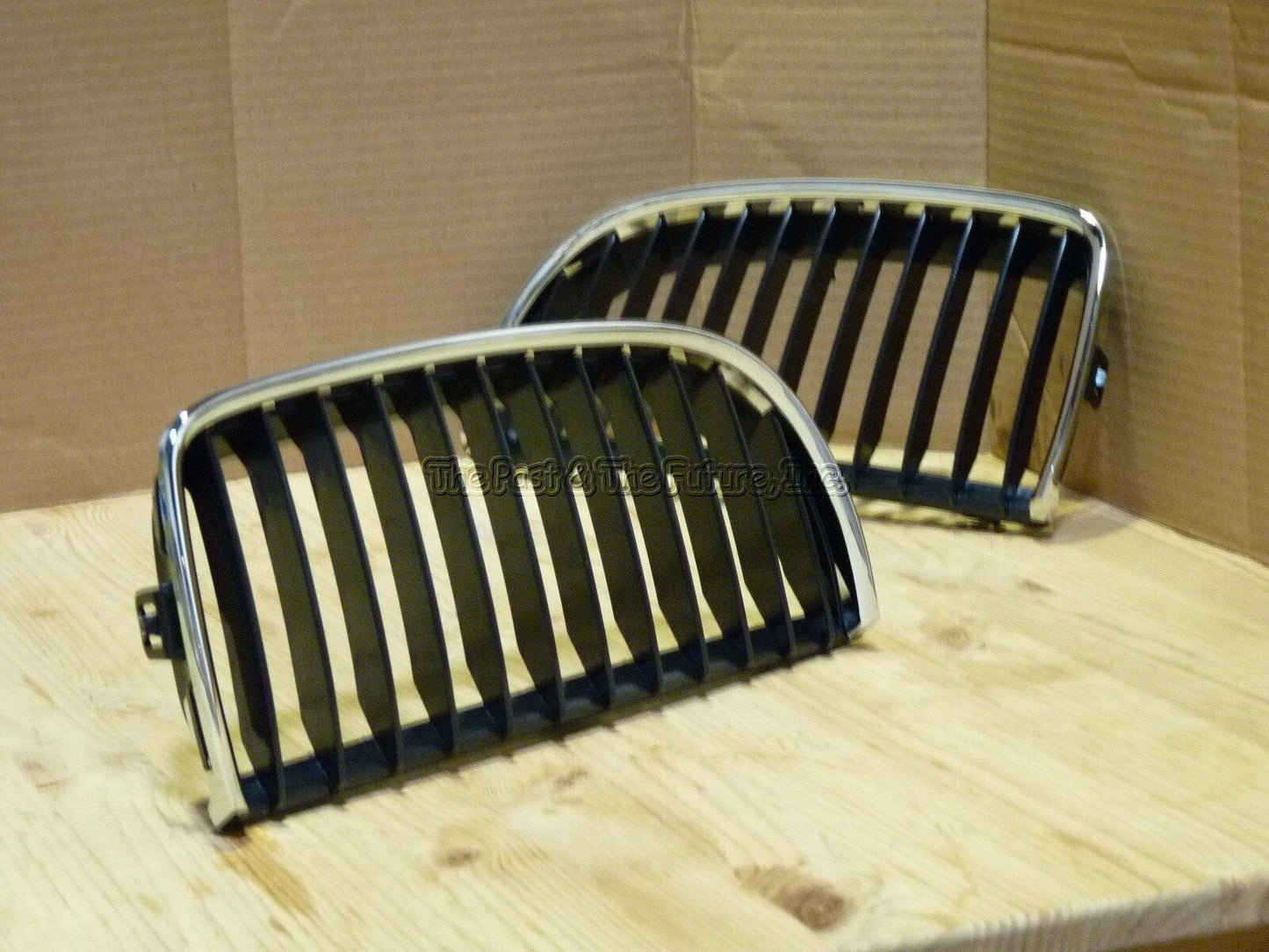 Fits BMW E90 E91 3-Series WAGON  Front Kidney Grille Grill CHR BK L&R 2PCS