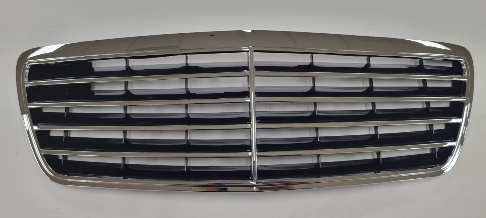 2000-02 Mercedes W210 E430 E320 Front Hood Chrome Grille