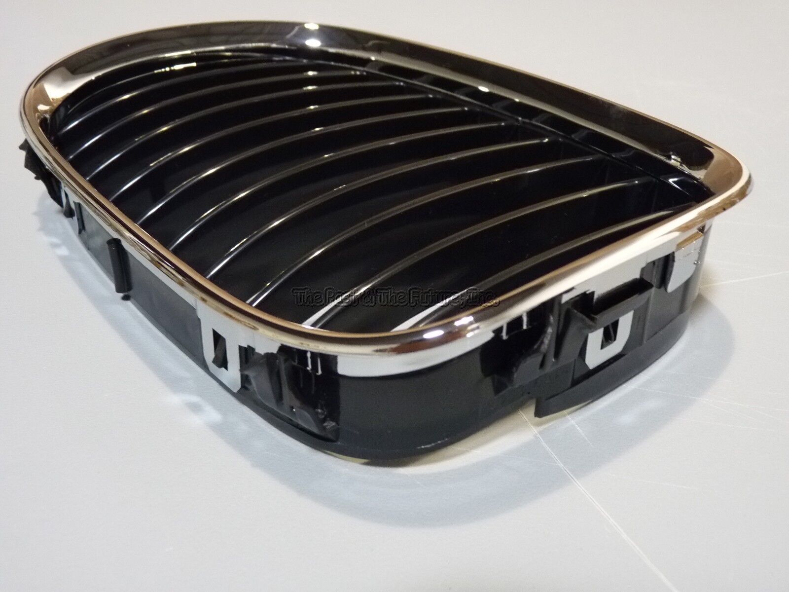 BMW E39 5-Series Aftermarket Front Kidney Grille Grill Chrome Black Left