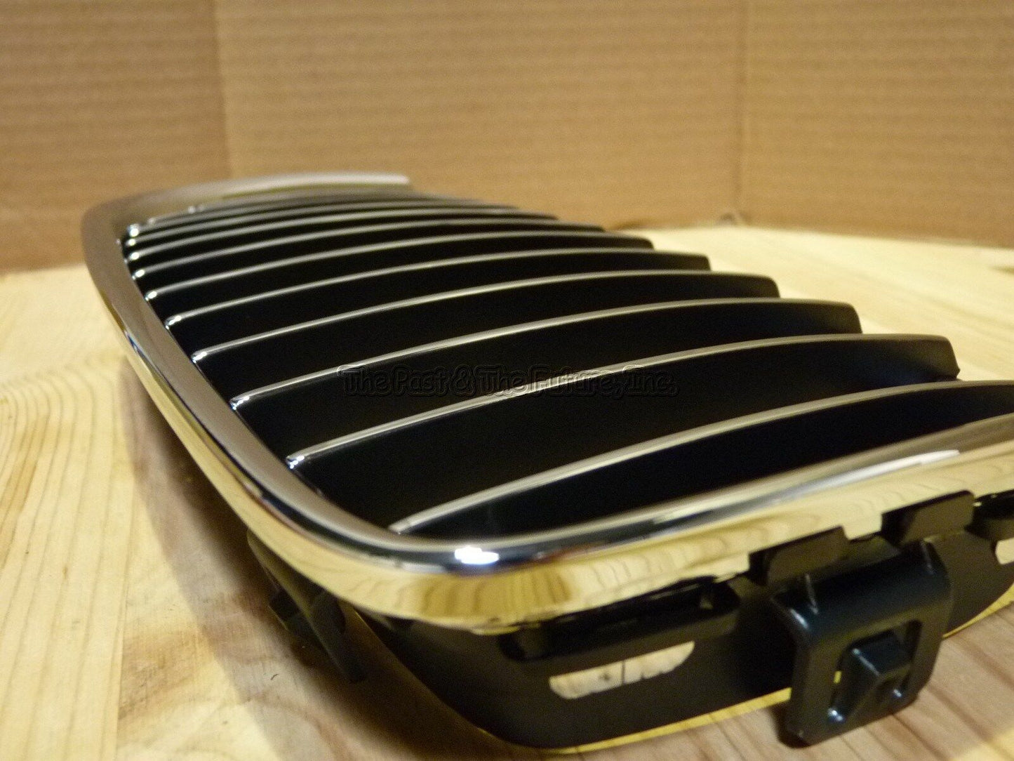 Fits BMW E90 E91 3-Series SEDAN Front Kidney Grille Grill CHR BK Right