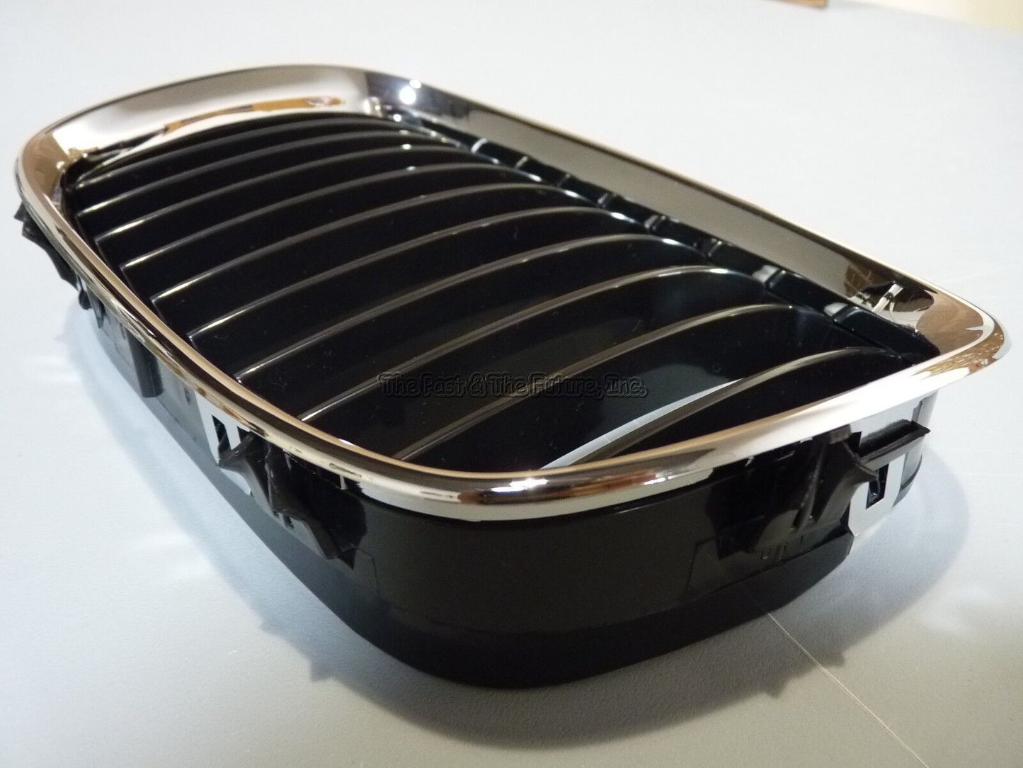 BMW E39 5-Series Aftermarket Front Kidney Grille Grill Chrome Black Left