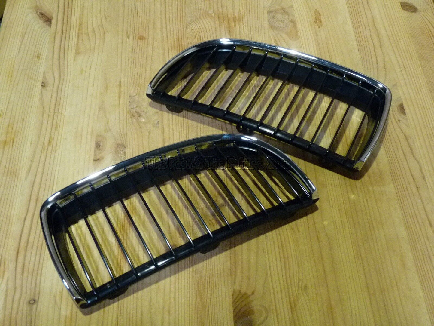 Fits BMW E90 E91 3-Series WAGON  Front Kidney Grille Grill CHR BK L&R 2PCS