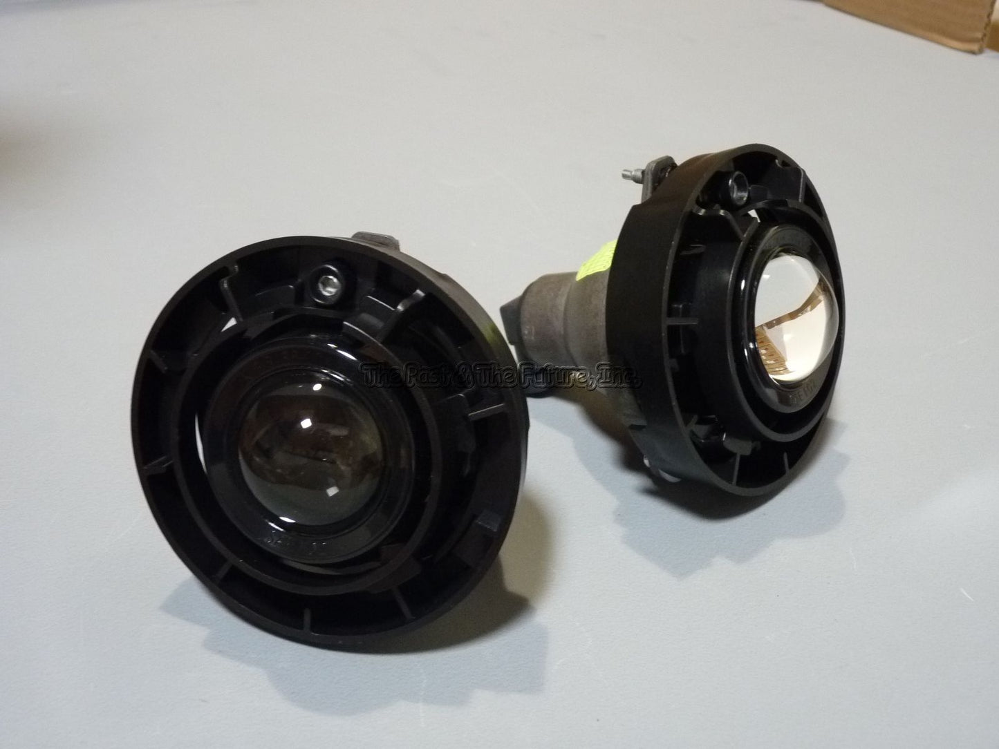 FIts Chevy Buick Ponitac SAAB Replacement Fog Lamp Light w/ Bulbs R&L Pair 2PCS