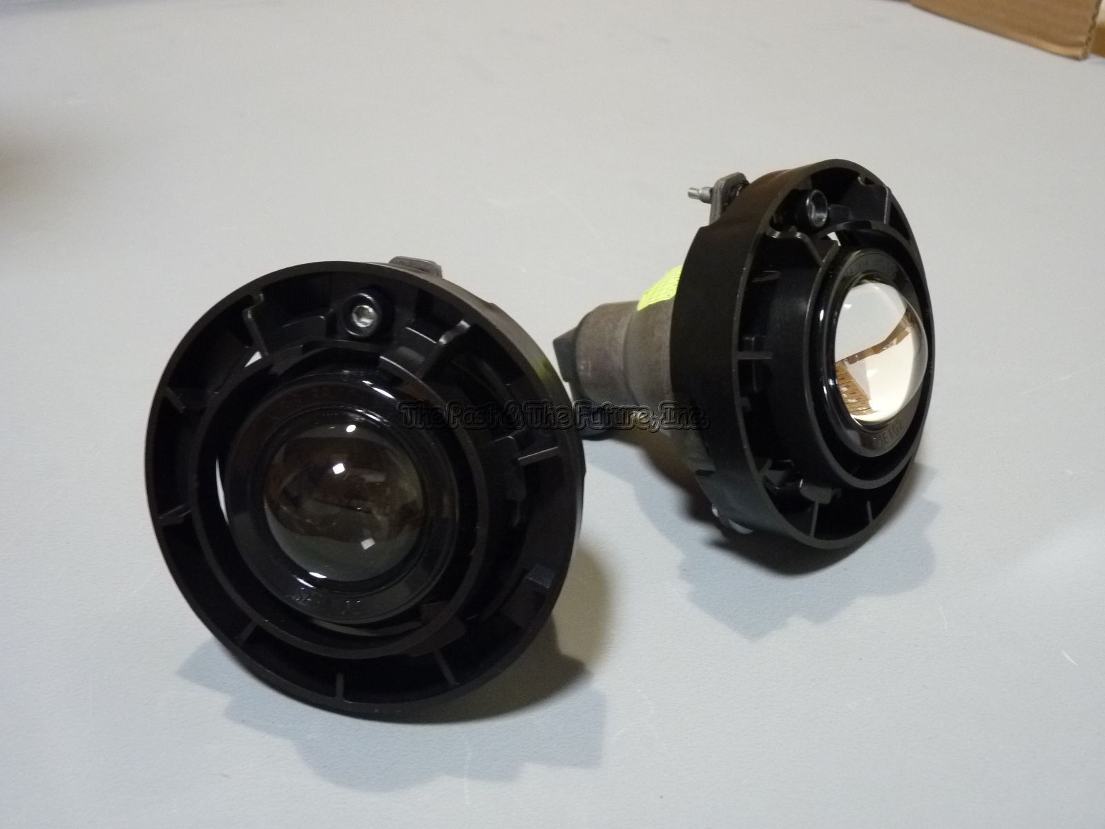 FIts Chevy Buick Ponitac SAAB Replacement Fog Lamp Light w/ Bulbs R&L Pair 2PCS