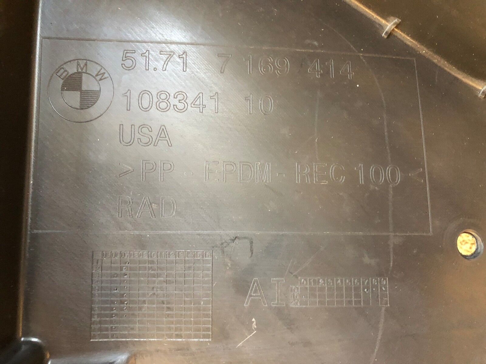 OEM 07-13 BMW X5 Right Rear Fender Liner Splash Shield Passenger Side51717169414