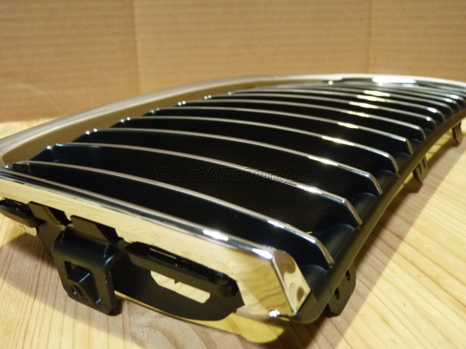 Fits BMW E90 E91 3-Series SEDAN Front Kidney Grille Grill CHR BK Right